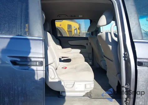 2015 Honda Odyssey Lx z USA, uszkodzony, nr VIN 5FNRL5H28FB122116